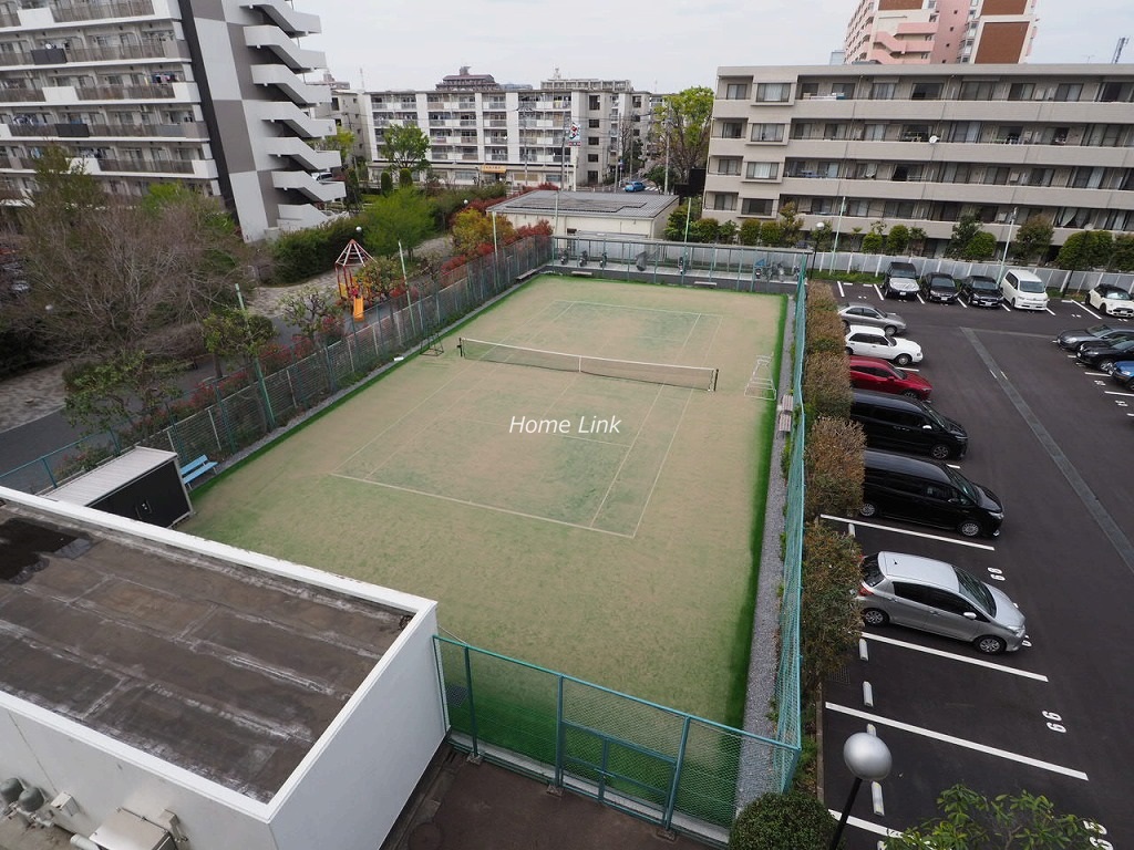 秀和蓮根レジデンス　共用部テニスコート