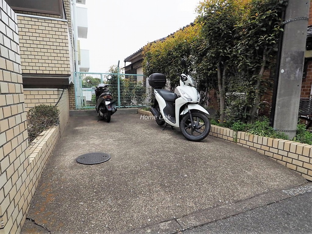 キャニオンマンション見次公園　バイク置場