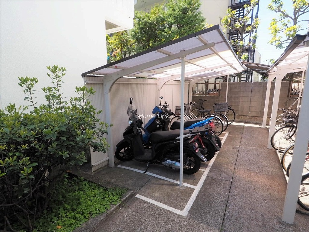 本蓮沼パークハイツ　バイク置場