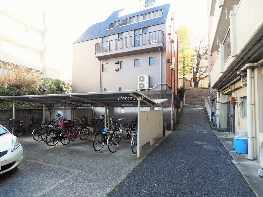 ニューハイム徳丸　駐輪場
