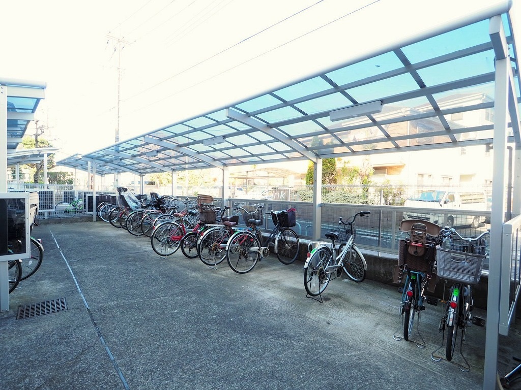 日商岩井上板橋マンション　駐輪場