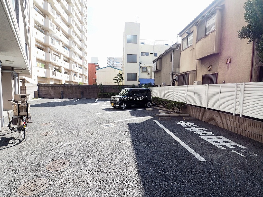 キャッスルマンション蓮根　駐車場