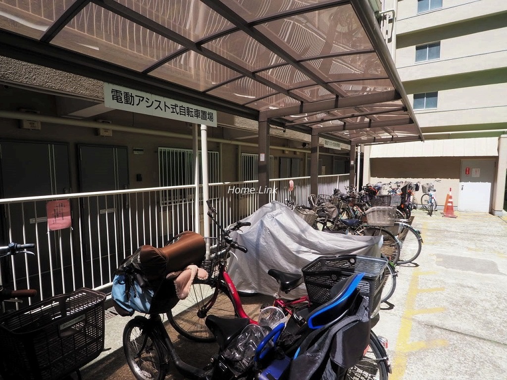 大山ローヤルコーポ　駐輪場