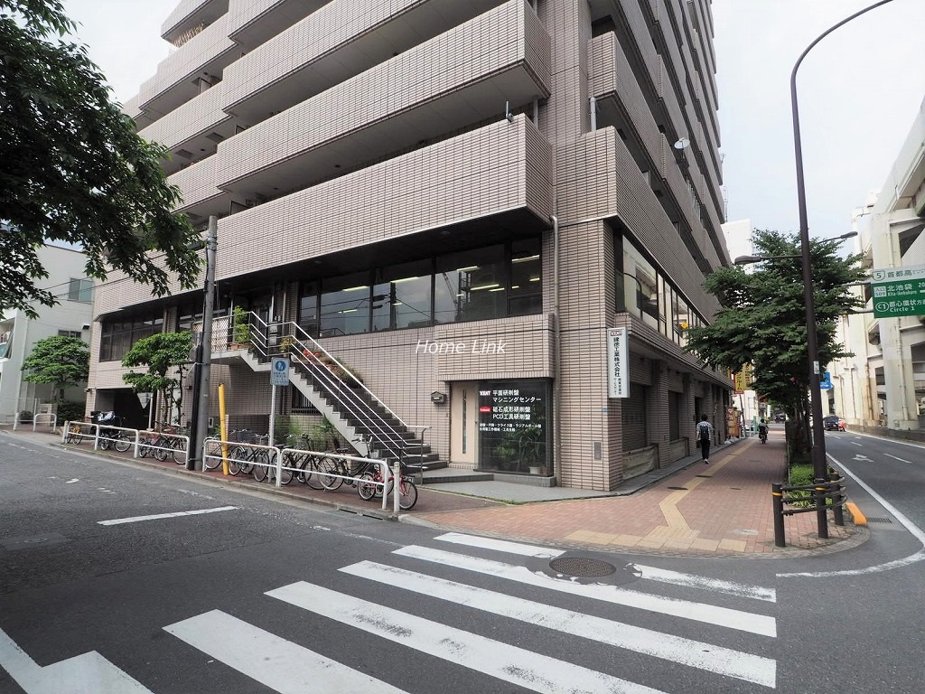 ゲオ・タワー池袋　前面道路