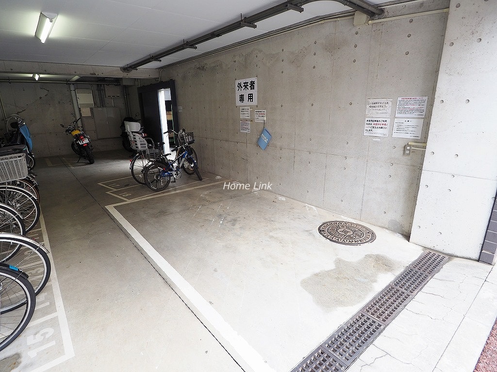 サラータ赤塚　駐車場