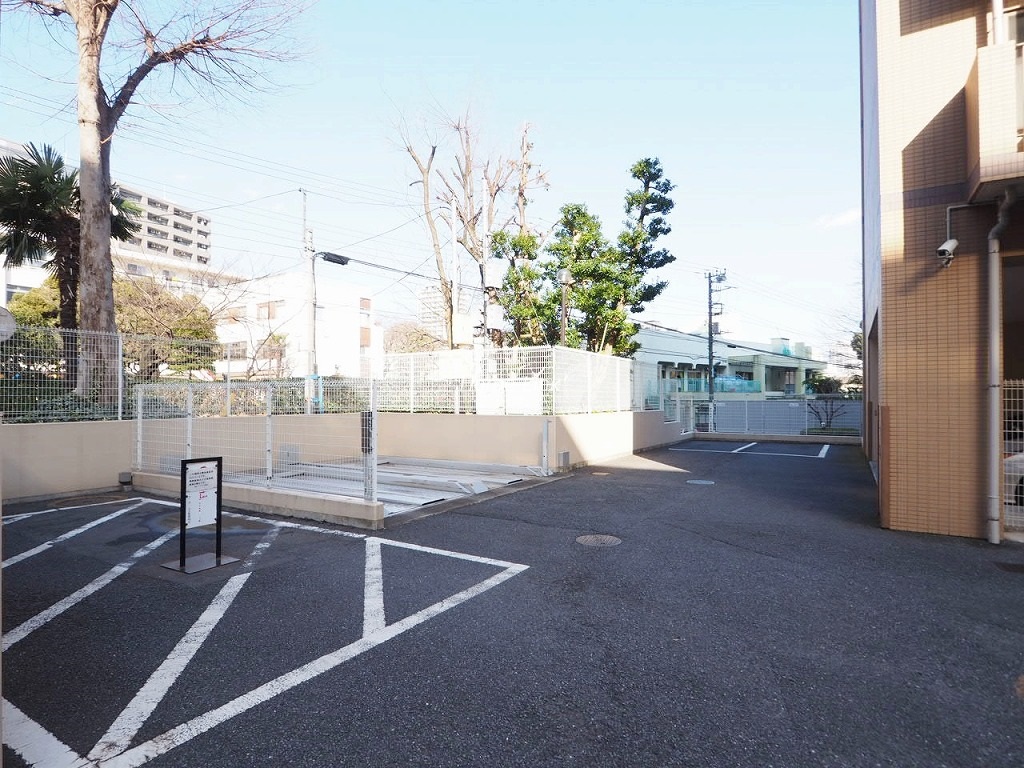 板橋パーク・ホームズ　駐車場