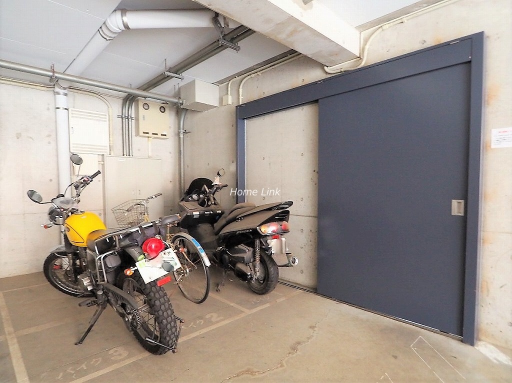 サラータ赤塚　バイク置場