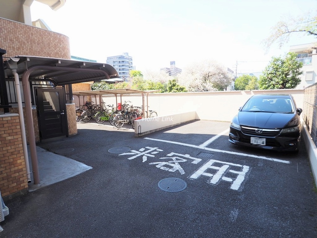 ライオンズマンション本蓮沼　来客用駐車場