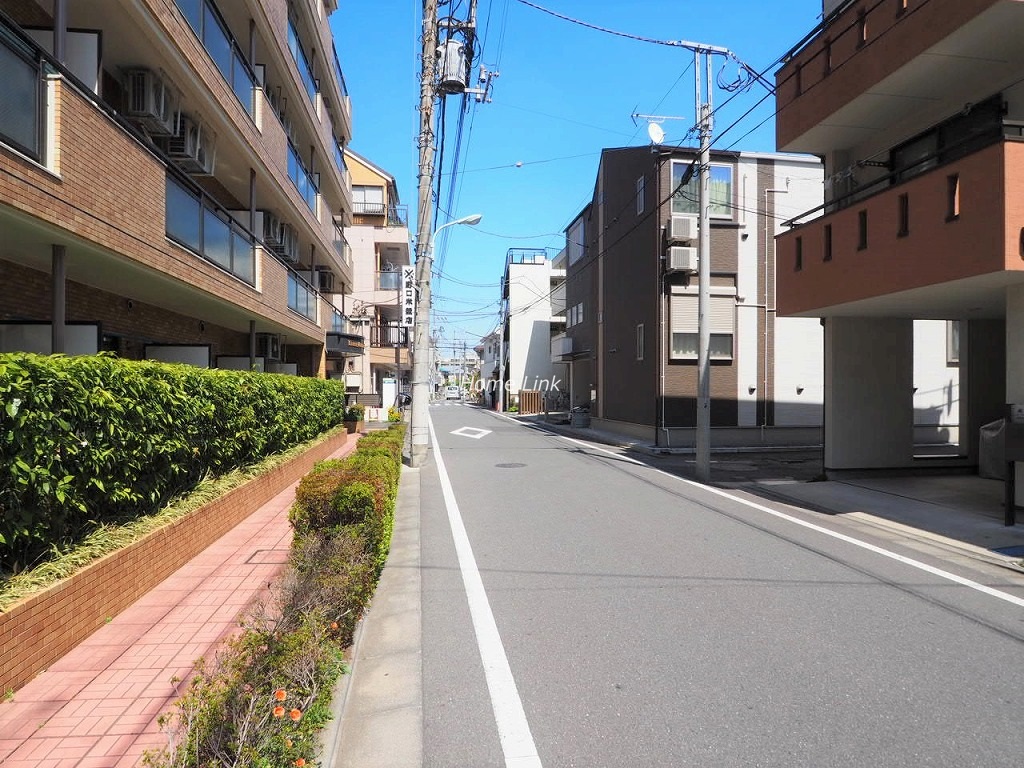 ライオンズマンション本蓮沼　前面道路