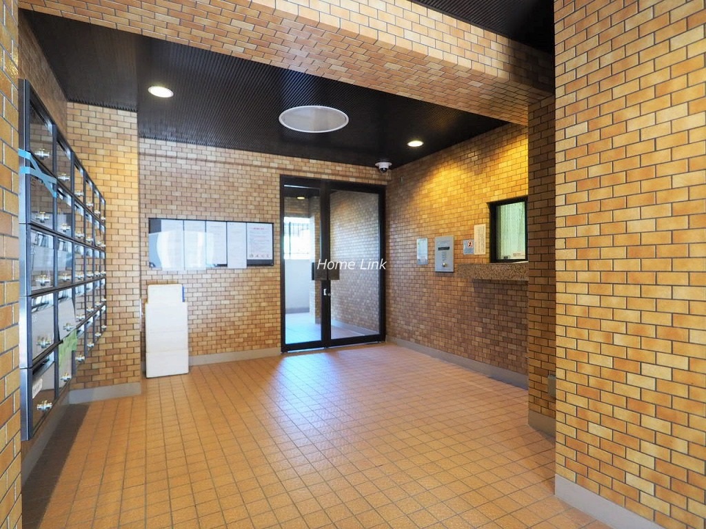 ライオンズマンション本蓮沼　エントランスホール