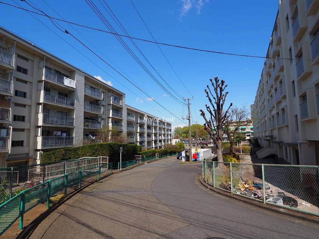 若木住宅2号棟　前面道路