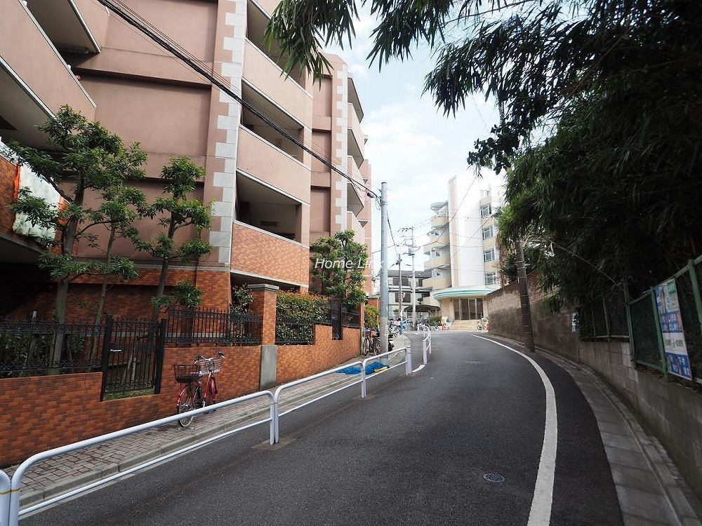 ランデューロ板橋弐番館 前面道路