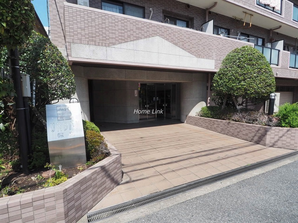 ナイスアーバン徳丸2階 エントランス