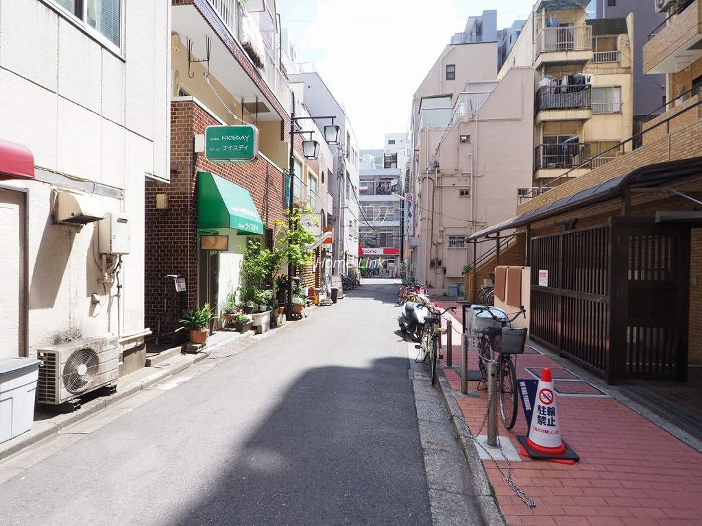 ライオンズマンション板橋　エントランス前道路