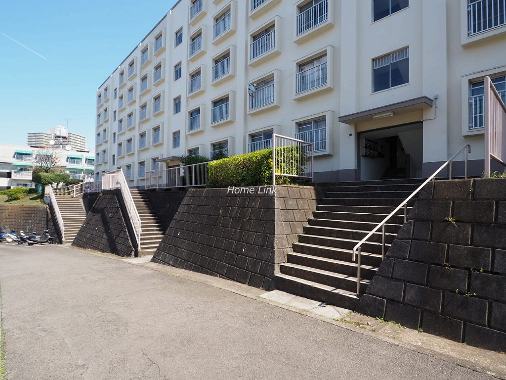 若木住宅2号棟　出入口階段