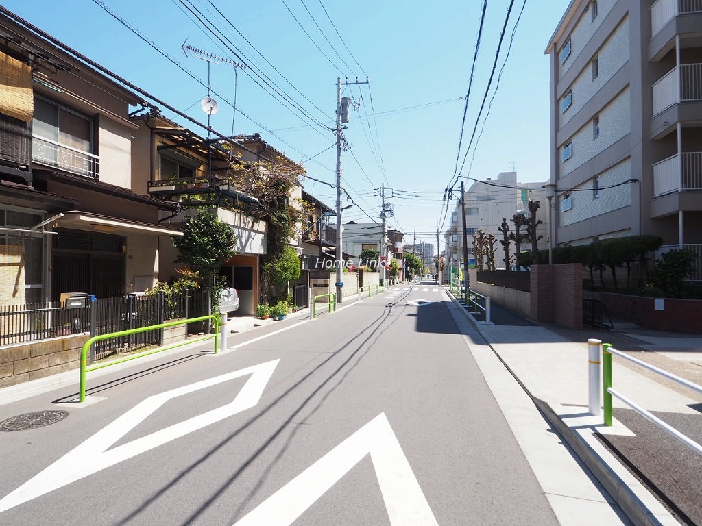 大山ローヤルコーポ　前面道路