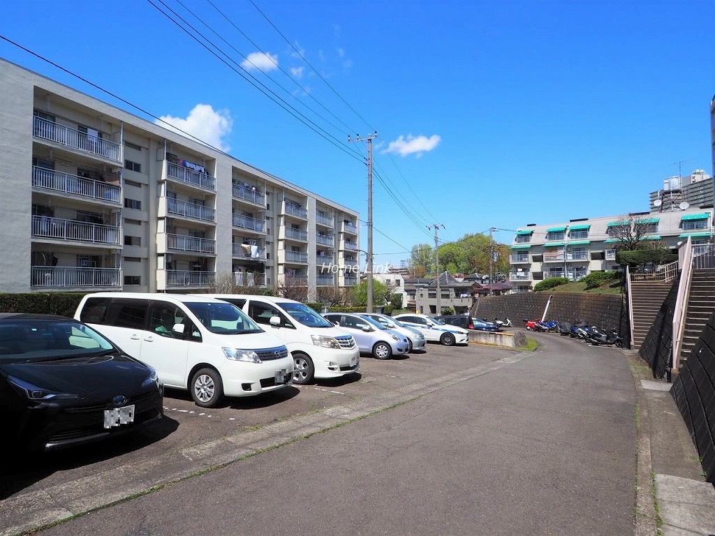 若木住宅2号棟　駐車場