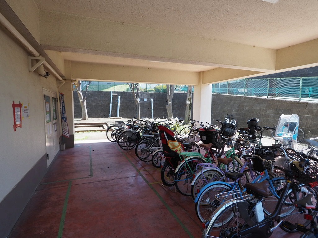 若木住宅2号棟　駐輪場