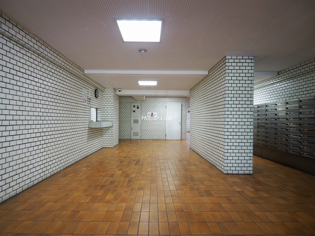 秀和蓮根レジデンス　エントランスホール