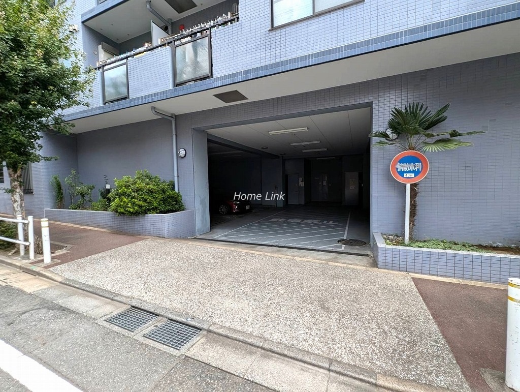 セザール池袋西　駐車場出入口
