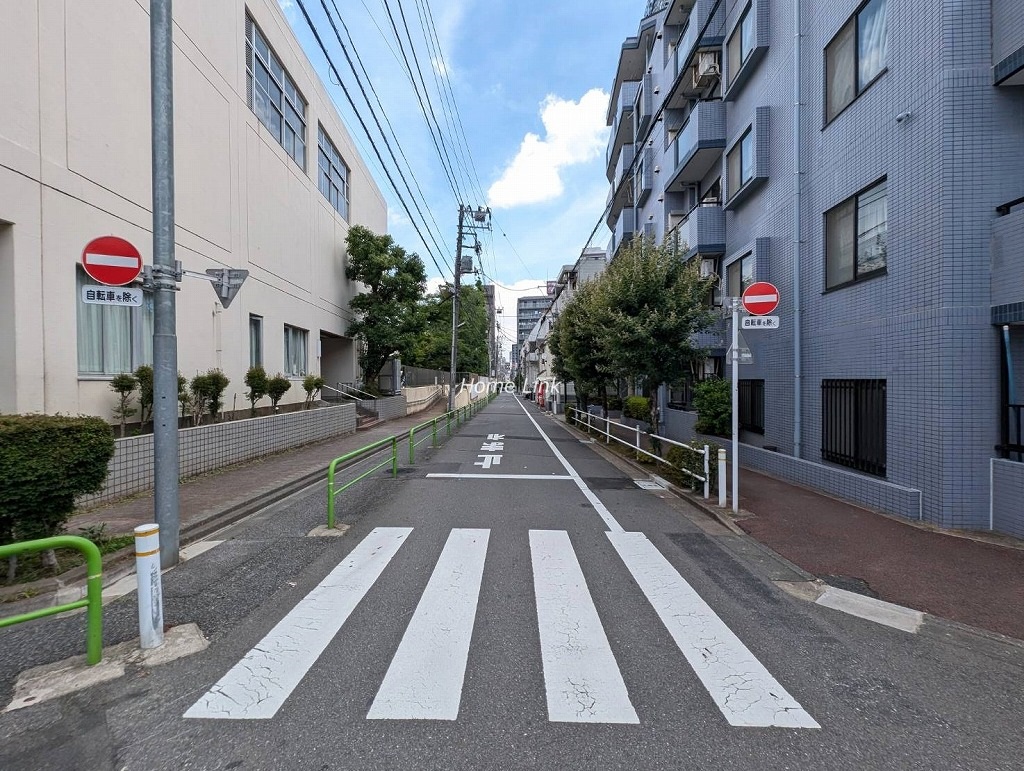 セザール池袋西　北西側 前面道路