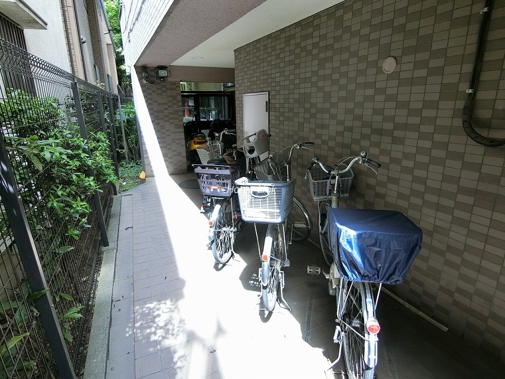 ナイスアーバン徳丸　駐輪場