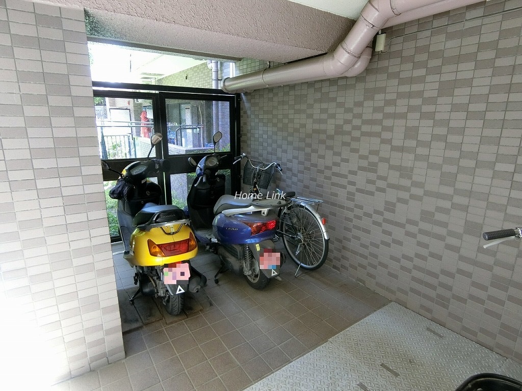 ナイスアーバン徳丸　バイク置場