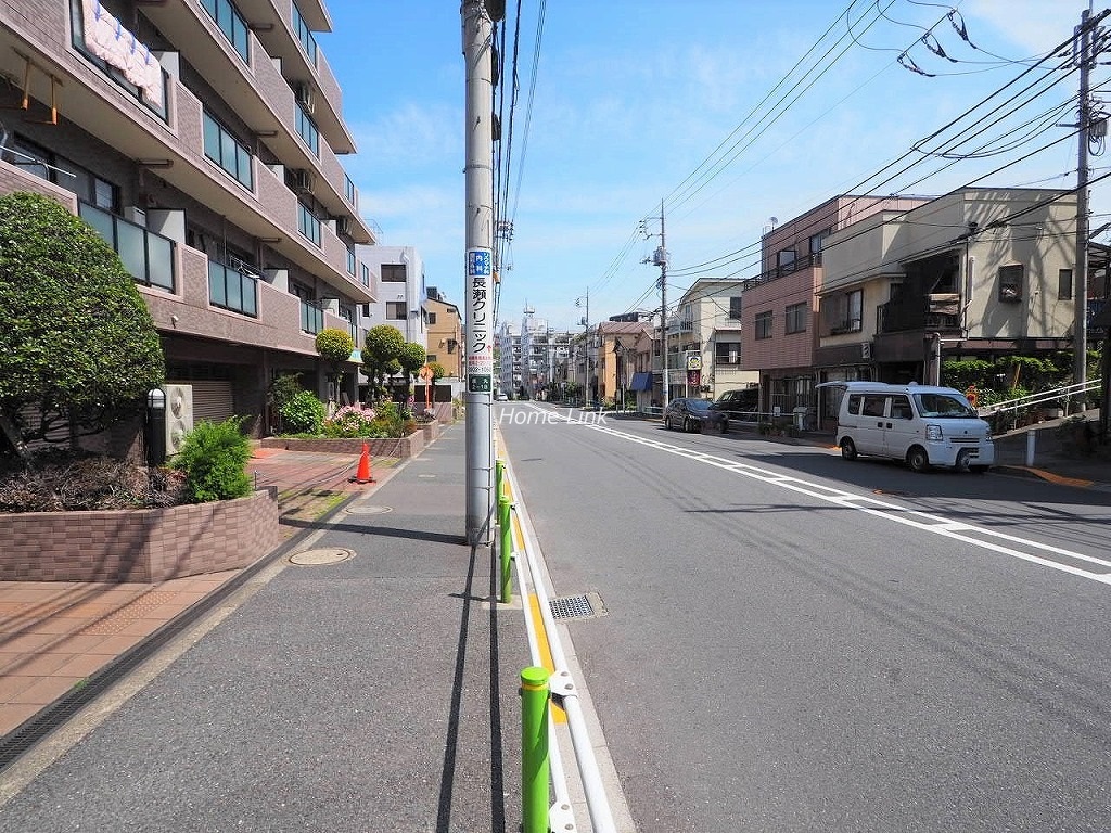 ナイスアーバン徳丸　前面道路歩道