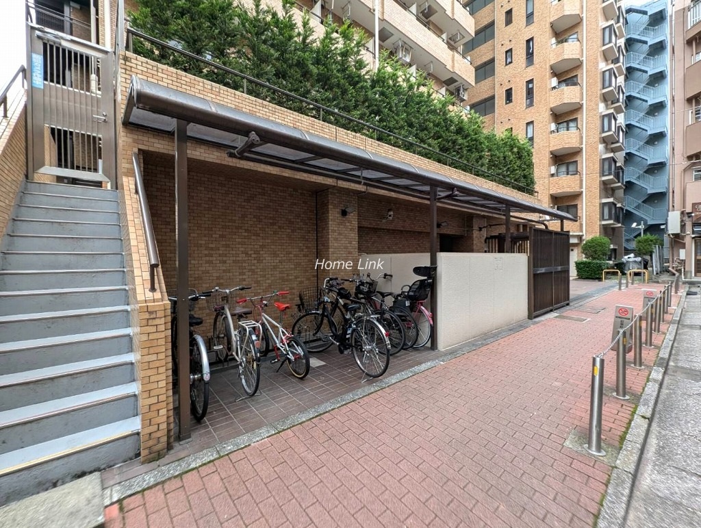 ライオンズマンション板橋　駐輪場