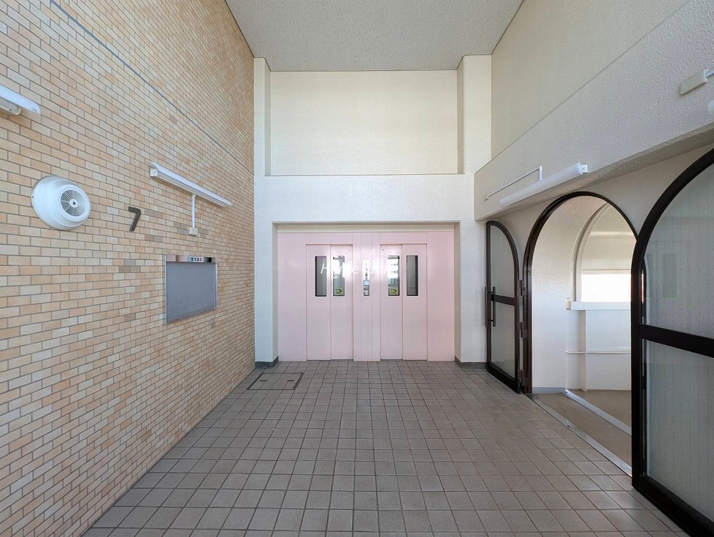 光が丘パークタウンゆりの木通り北住宅10号棟　エレベーター2基