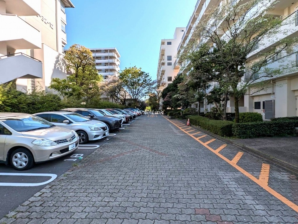 光が丘パークタウンゆりの木通り北住宅10号棟　駐車場