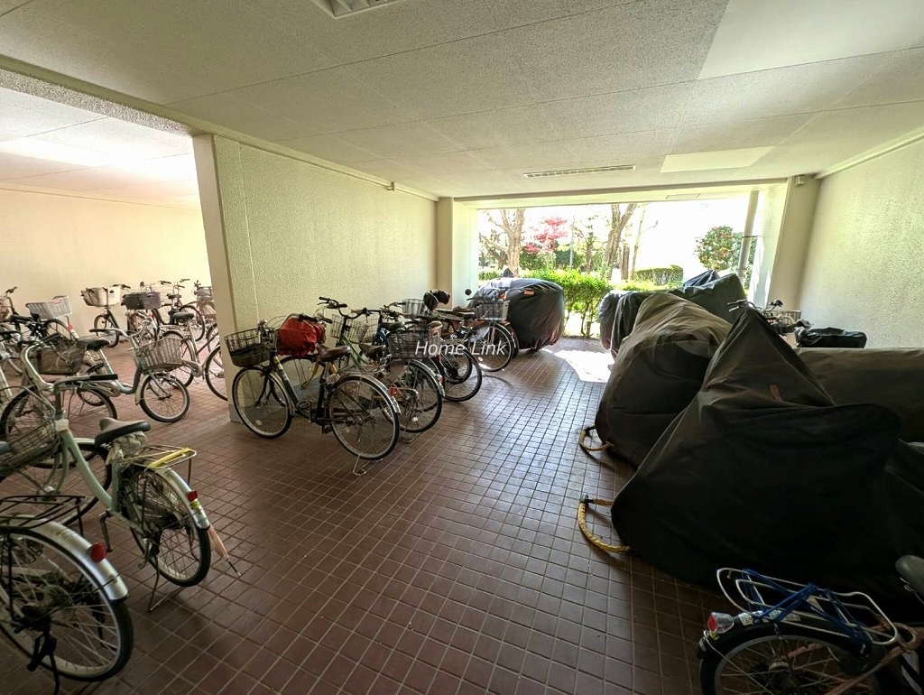 光が丘パークタウンゆりの木通り北住宅10号棟　バイク置き場
