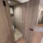秀和蓮根レジデンス3階　トイレへ