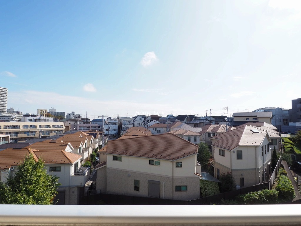 若木住宅2号棟5階 南東側に広がる気持ちの良い開けた眺望