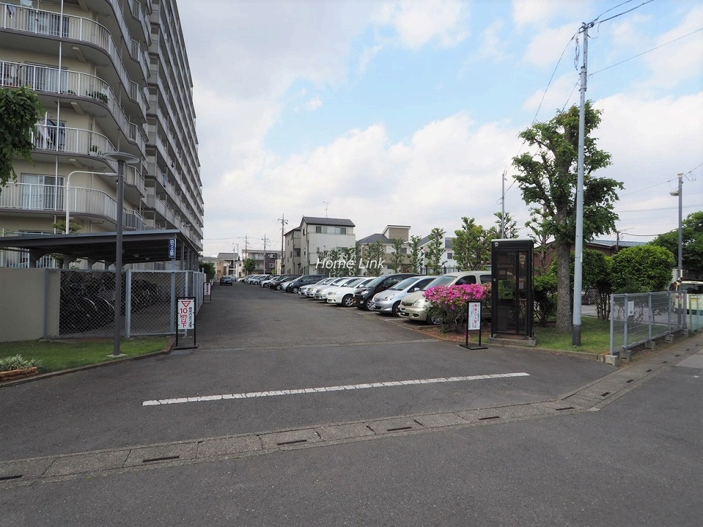 アイビハイツ川口　駐車場出入口
