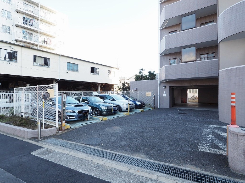 アーベントハイム板橋本町　駐車場