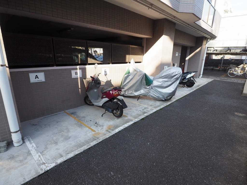 アーベントハイム板橋本町　バイク置場
