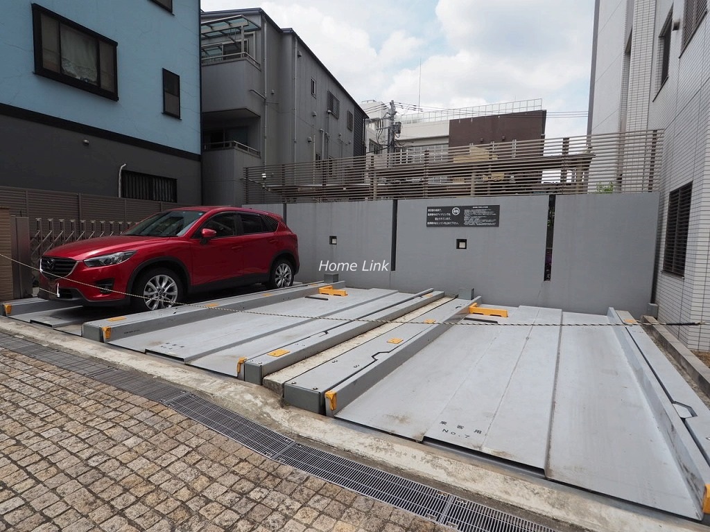 イニシア板橋区役所前　駐車場