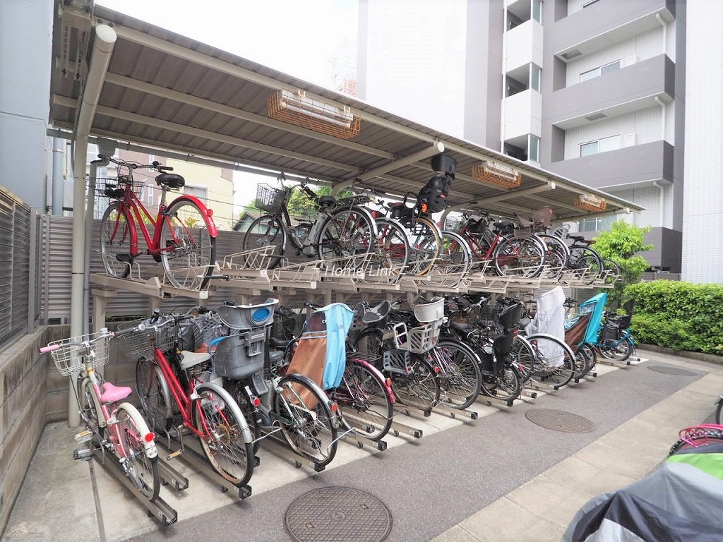 イニシア板橋区役所前　駐輪場