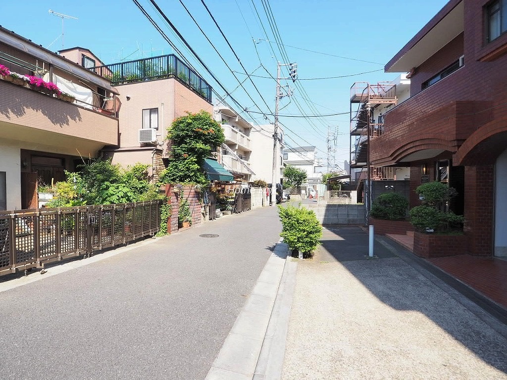 キャニオンマンション常盤台　前面道路