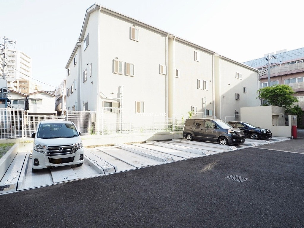 グランヴェルジェ西台 駐車場