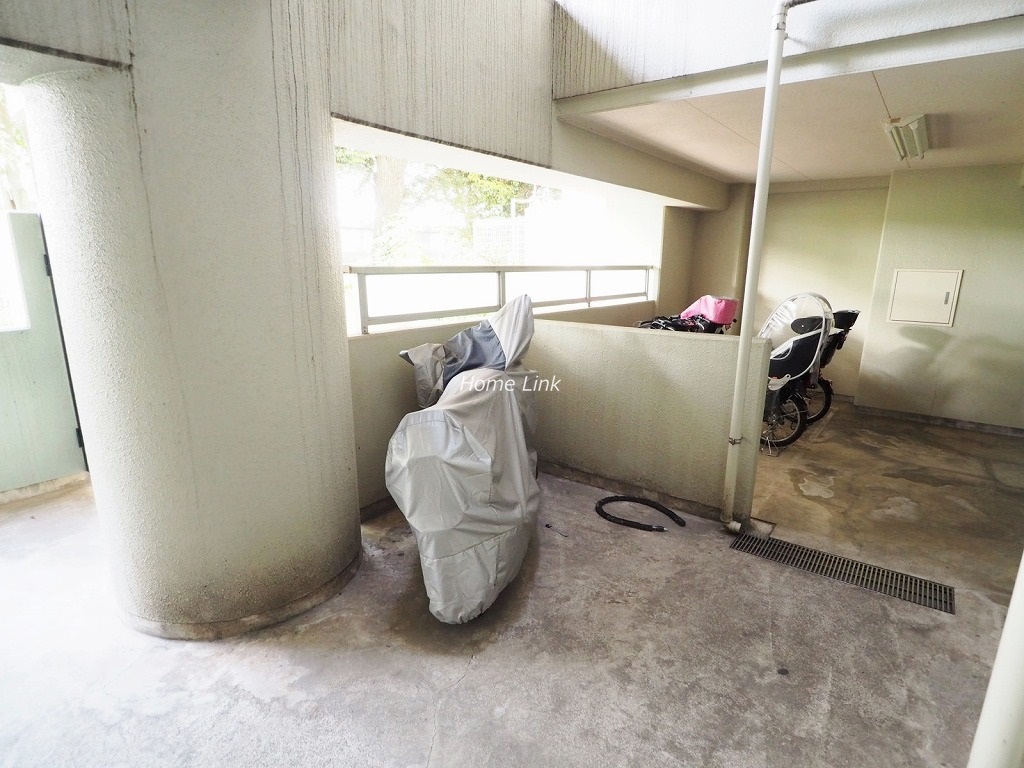 グランヴェルジェ西台 バイク置場