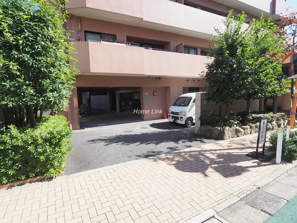 コスモ板橋本町シティフォルム　駐車場出入口