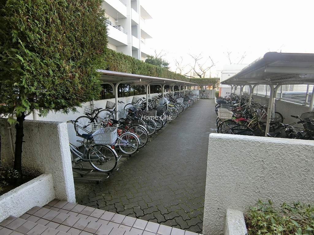 コートハウス城北中央公園　駐輪場