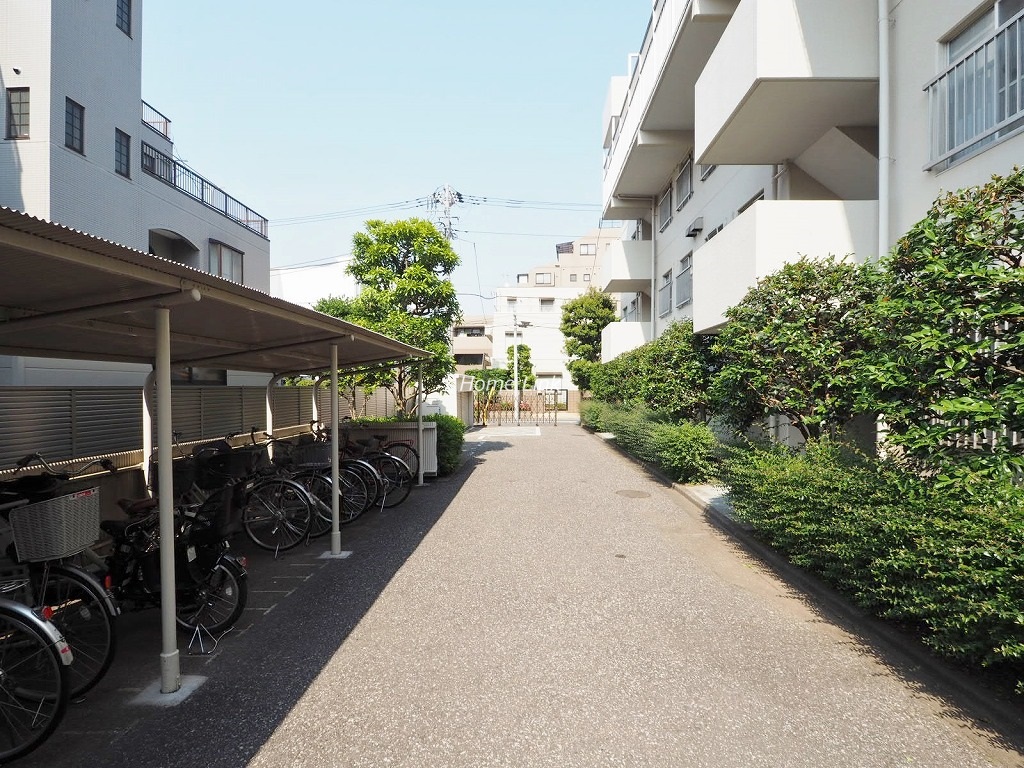 コープ野村志村三丁目　駐輪場