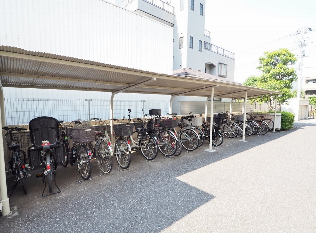 コープ野村志村三丁目　駐輪場