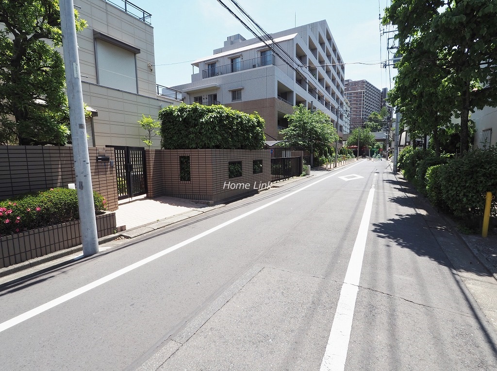 コープ野村志村三丁目　前面道路