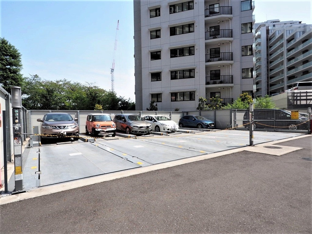 シティテラス加賀　駐車場