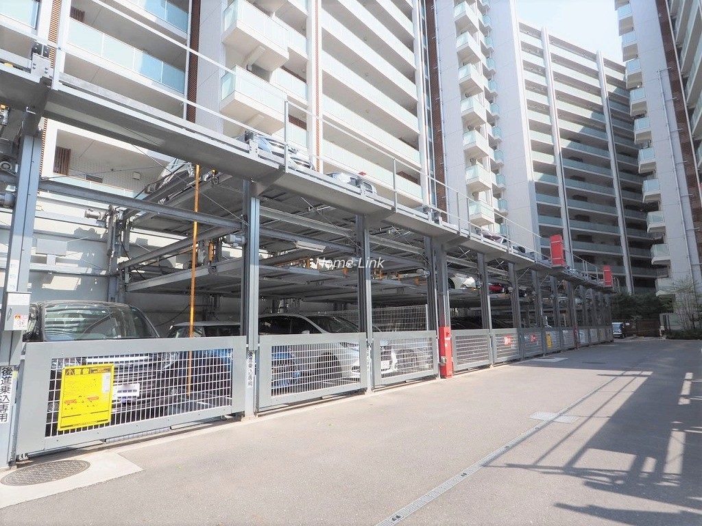 シティテラス加賀　駐車場