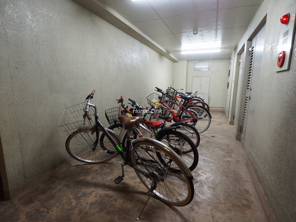 シャロン板橋 地下駐輪場